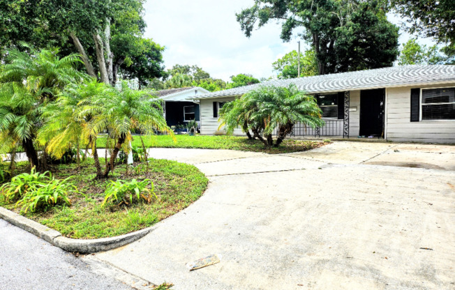5020 16 AVE N