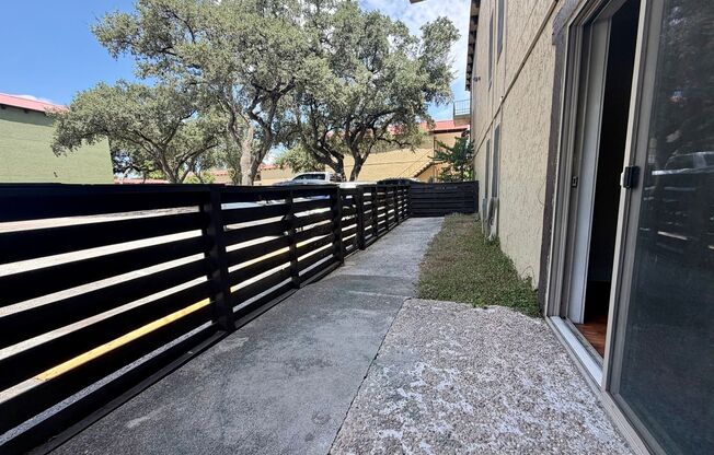 2 beds, 2 baths, 960 sqft, $1,500, Unit ELP2202-162