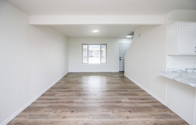 3 beds, 2.5 baths, 1,268 sqft, $1,735, Unit 4015-02
