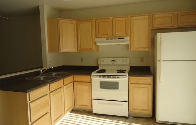 Updated 2BR/1BA 2 Story Townhome in Park Like setting in Santee