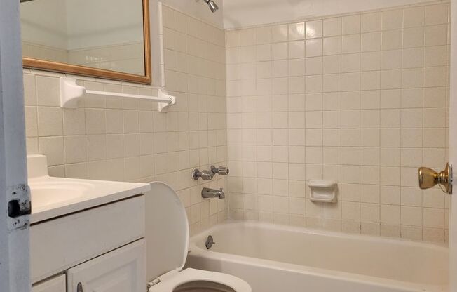 2 Bedroom 1 Bath Apartment Home ** SPECIAL **