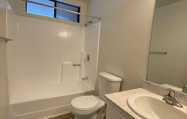 2 beds, 2 baths, 920 sqft, $2,320, Unit 20