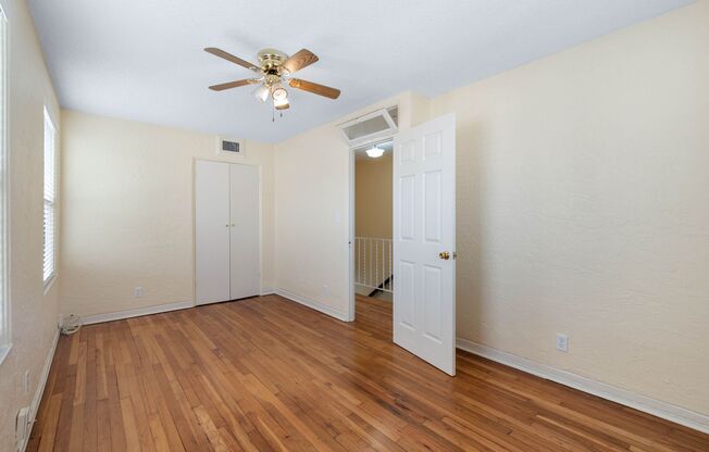 2 beds, 2 baths, $1,550, Unit 517 REVILO BLVD