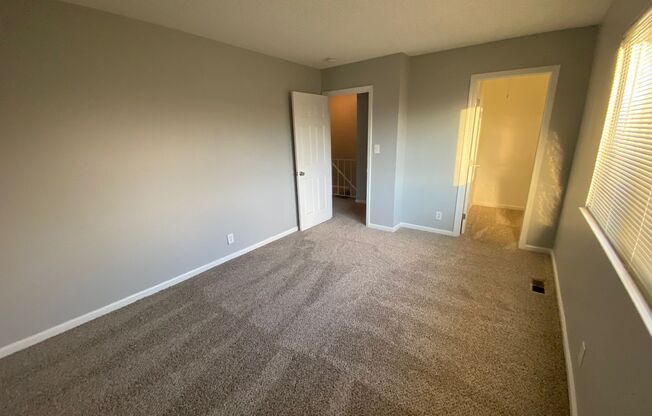 2 beds, 1 bath, $1,595, Unit # 2