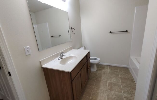 2 beds, 1 bath, $1,130