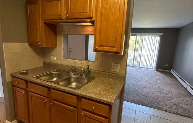 1 bed, 1 bath, $1,400, Unit 6