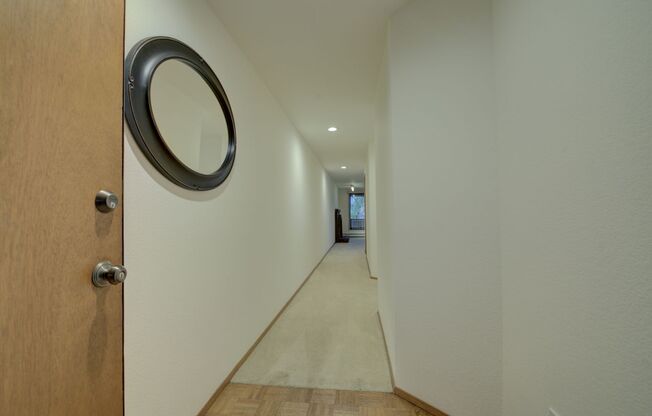 2bd/1.75ba Mercer Island Condo