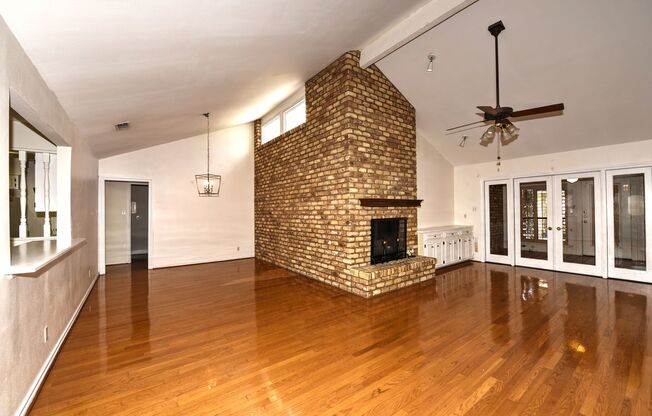 Lovely garden home in great location