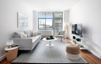 260 W 26 ST