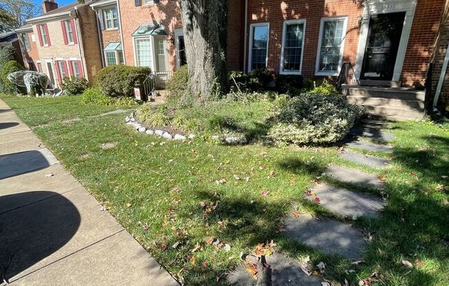 Beautiful 3 Bed 2/2 Bath Brick Townhome With Deck & Patio In Convenient The Assembly