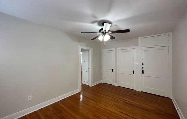 2 beds, 1 bath, $1,295, Unit B3610