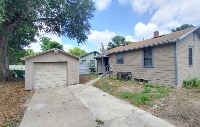 1202 LILA ST