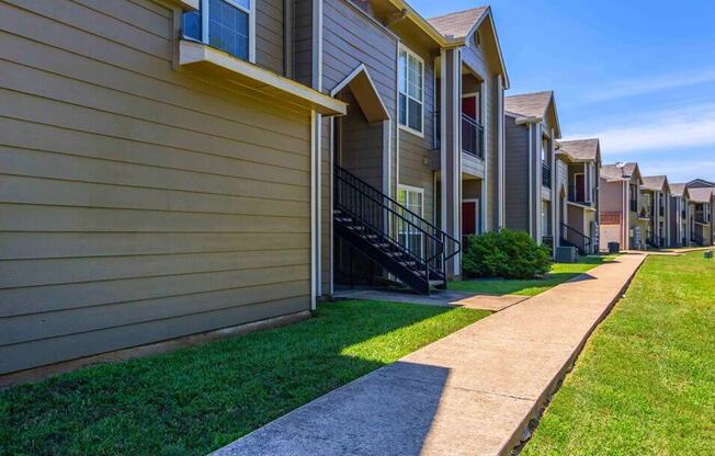 Summer Brook apartments in Longview TX