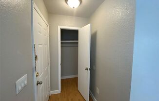 Studio, 1 bath, 450 sqft, $825, Unit 102