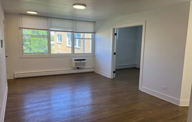 Recently Rehabbed West Rogers Park Apartments With Heat Included