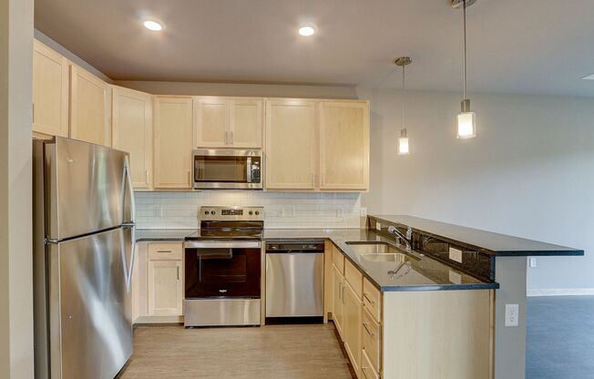 1 bed, 1 bath, 592 sqft, $1,760, Unit 302