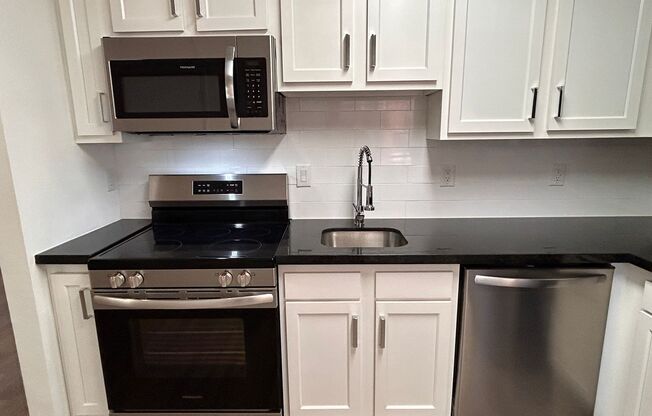 2 beds, 1 bath, 615 sqft, $1,250, Unit 104B