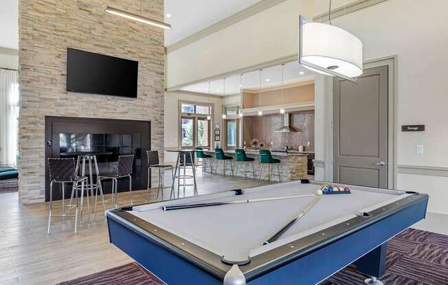 Large Clubhouse With Ample Sitting And Television at Mansfield on the Green, Milwaukie, TX