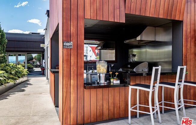 2 beds, 3 baths, 1,600 sqft, $6,800, Unit 9I