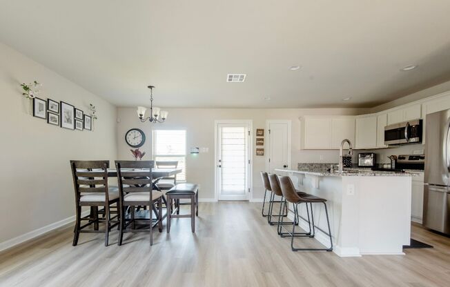 PRICE REDUCTION! - 3 Bedroom FURNISHED or UNFURNISHED Home