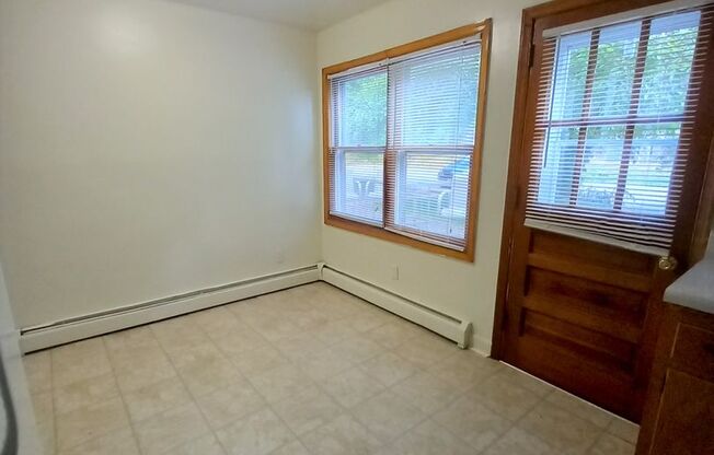 2 beds, 1.5 baths, 900 sqft, $1,440, Unit F-5