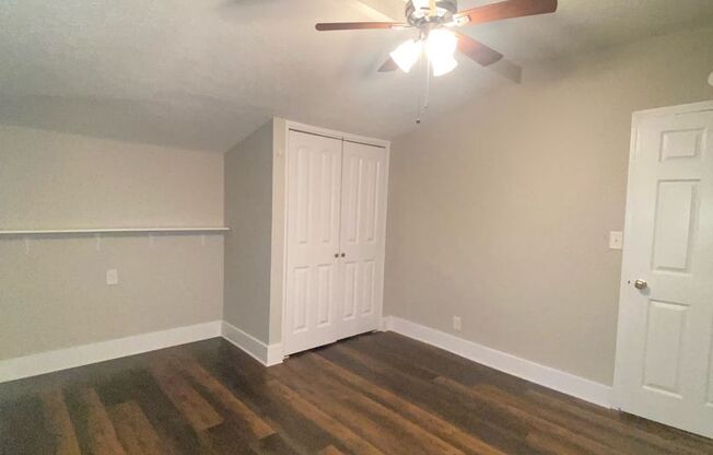 2 beds, 1 bath, $1,600, Unit Unit 2