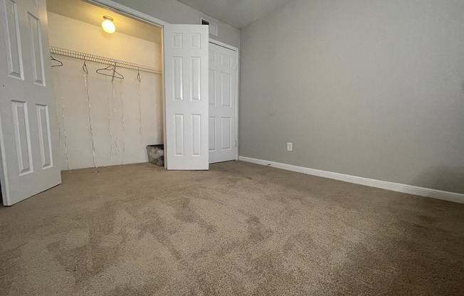 2 beds, 1 bath, 784 sqft, $1,099