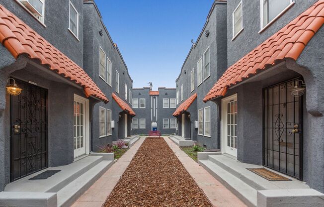 2615 S. VICTORIA AVE APTS