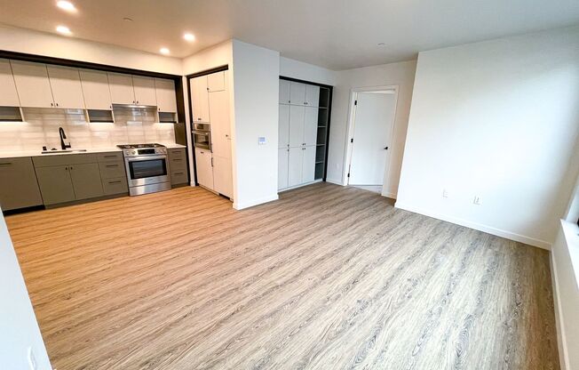 1 bed, 1 bath, 706 sqft, $2,995, Unit 412