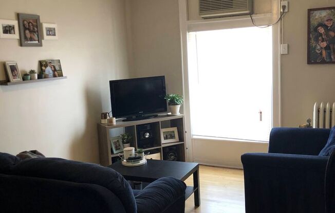 1 bed, 1 bath, 700 sqft, $1,195, Unit 205