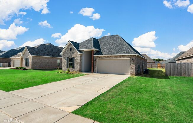 Check Out this 3 bed 2 bath in Canes Landing!