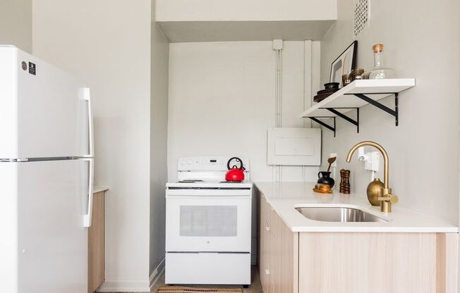 2 beds, 1 bath, 1,000 sqft, $1,646, Unit 202