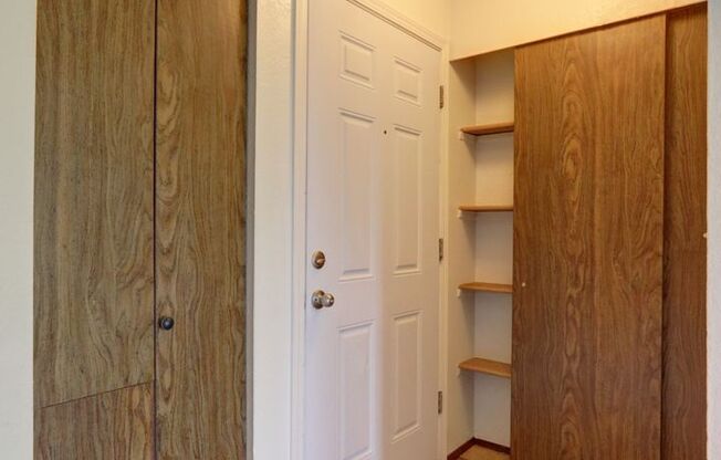 Clean Top Floor 1BR 1BA Condo with Wood Burning Fireplace