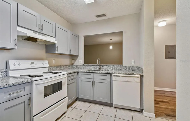 Spacious 3-Bedroom Condo in The Villages of Bloomingdale – Gated Community Living!