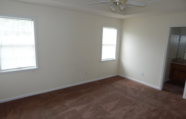 3 beds, 2 baths, $1,250