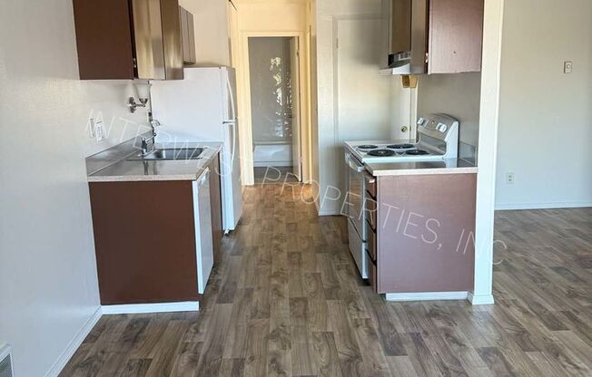 1 bed, 1 bath, 527 sqft, $1,250, Unit 32-2