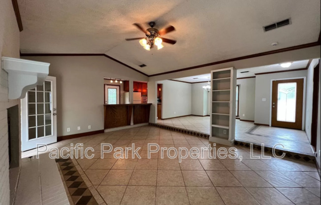 3 beds, 2 baths, 1,499 sqft, $1,495