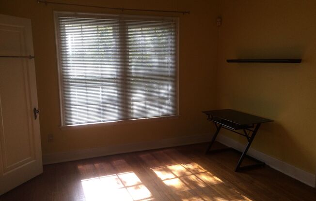 3 beds, 2 baths, $2,300