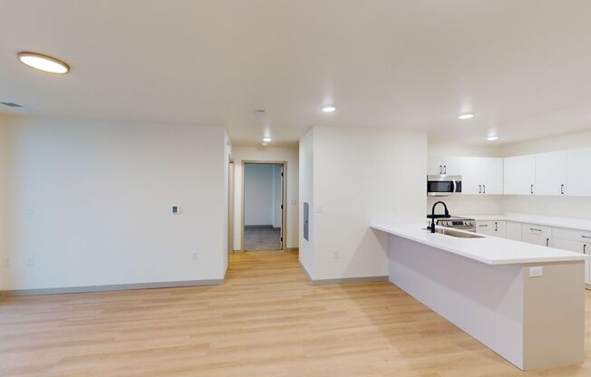 2 beds, 1 bath, 890 sqft, $1,180, Unit 1121-100