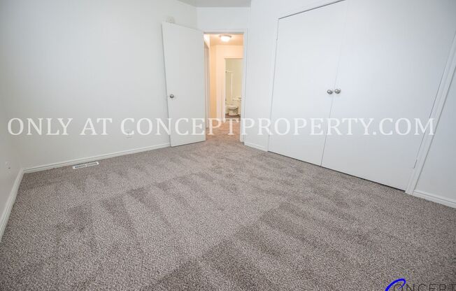 3 beds, 2 baths, 1,350 sqft, $1,799, Unit 4060