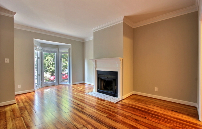 2 beds, 2.5 baths, 1,400 sqft, $2,650, Unit 409 A East Gaston Street