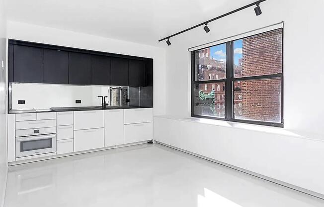 1 bed, 1 bath, $4,450, Unit 804