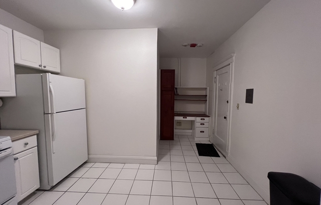 Studio, 1 bath, 400 sqft, $2,195, Unit 2