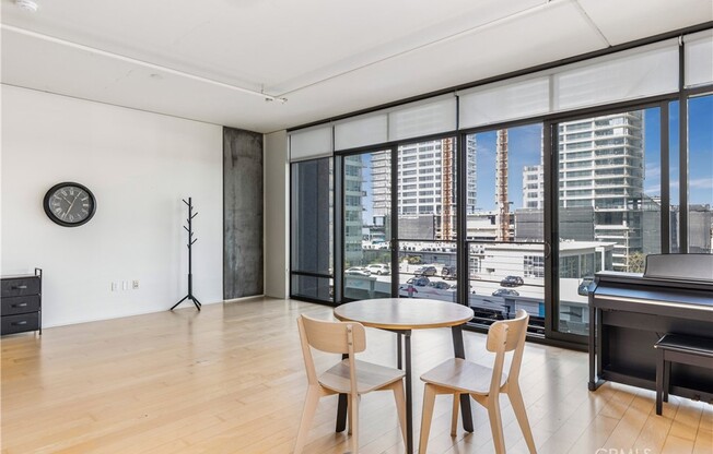 1 bed, 1 bath, 1,030 sqft, $2,900, Unit 810