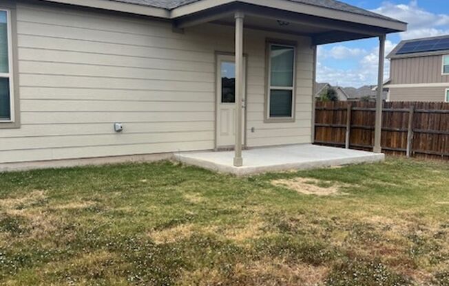 3 beds, 2 baths, $1,825