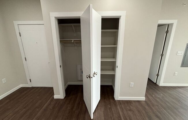 Studio, 1 bath, 660 sqft, $1,495, Unit 424 - S738