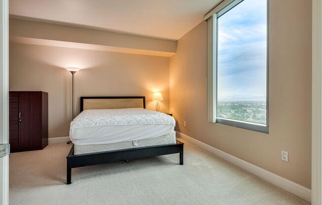 1 bed, 1.5 baths, $2,200