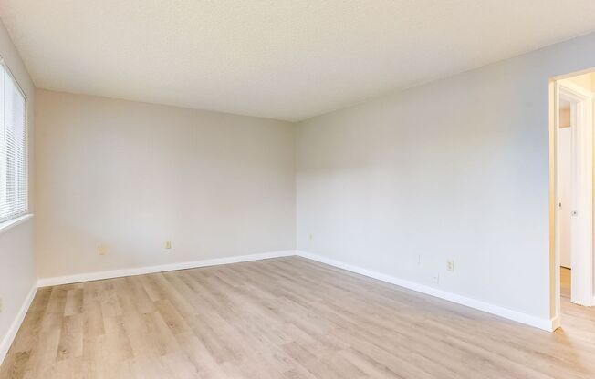 1 bed, 1 bath, 585 sqft, $1,070, Unit D22