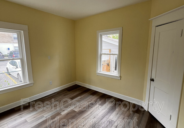 1378 W 114 ST