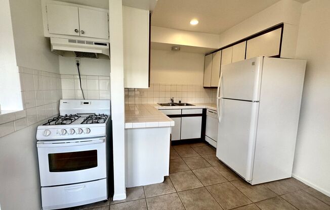 2 beds, 1 bath, $2,590, Unit 310